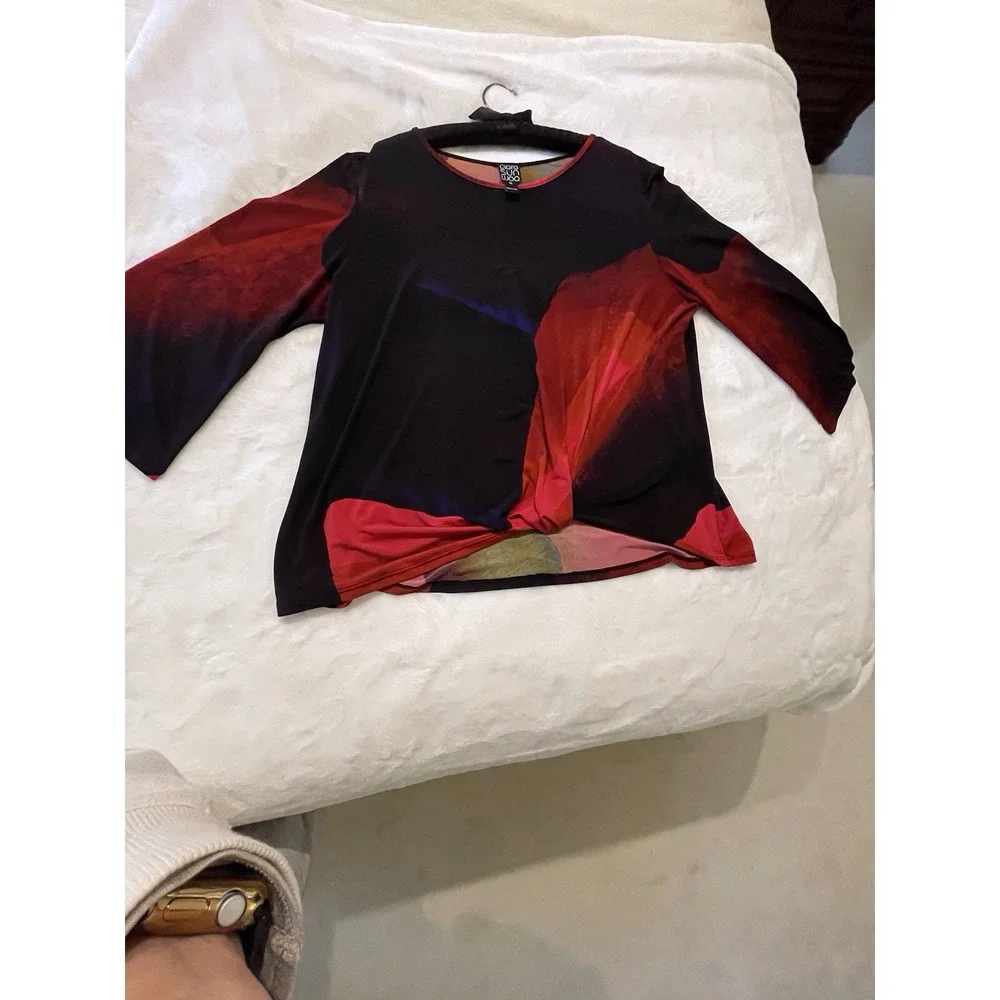 Clara Sunwoo Twist Front Abstract Top XL Black Red Bell Sleeve Made in USA - Picture 10 of 13